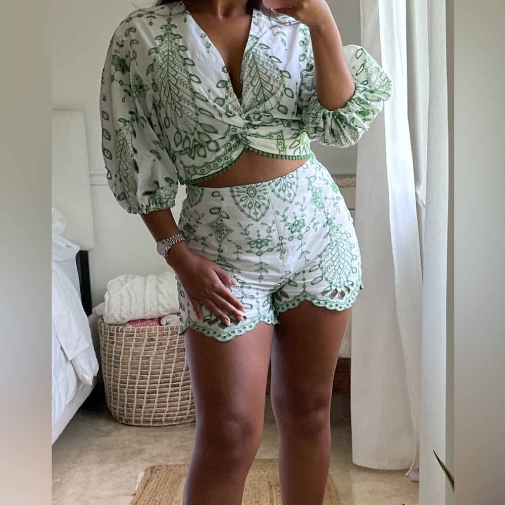 Green & White Printed Two-Piece Crop Top and Shorts Set